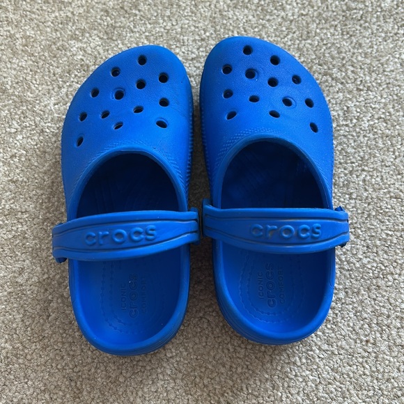 Croc - Picture 3 of 7